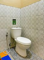 Super OYO 3496 Griya Gayatri Syariah