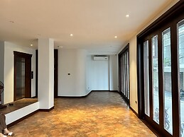 Paradise Pearl West Lake