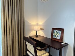 Paradise Pearl West Lake