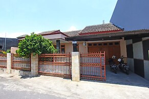OYO 91777 Kemuning Guesthouse