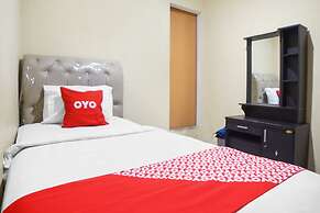 OYO 92075 Sky Residence Mawar