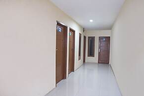 OYO 92075 Sky Residence Mawar