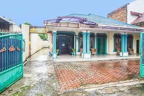 OYO 92075 Sky Residence Mawar