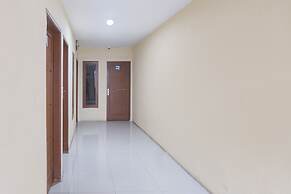 OYO 92075 Sky Residence Mawar