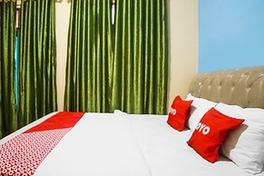 OYO 92075 Sky Residence Mawar