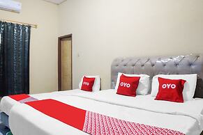 OYO 92075 Sky Residence Mawar