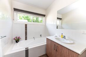 Tuck Inn Yarra Valley