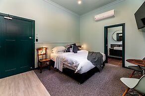 Tuck Inn Yarra Valley