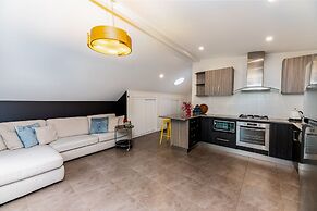 Tuck Inn Yarra Valley