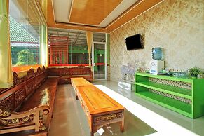 OYO 2596 Homestay Hj. Suharti