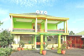 OYO 2596 Homestay Hj. Suharti