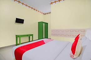 OYO 2596 Homestay Hj. Suharti