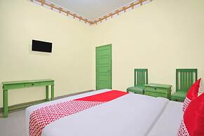 OYO 2596 Homestay Hj. Suharti