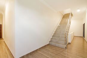 Super OYO 3316 Adam Malik Guesthouse Near Stasiun Medan