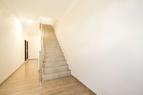 Super OYO 3316 Adam Malik Guesthouse Near Stasiun Medan