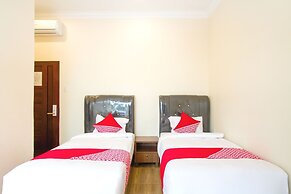 Super OYO 3316 Adam Malik Guesthouse Near Stasiun Medan