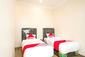 Super OYO 3316 Adam Malik Guesthouse Near Stasiun Medan