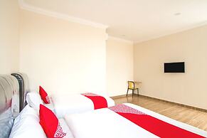 Super OYO 3316 Adam Malik Guesthouse Near Stasiun Medan