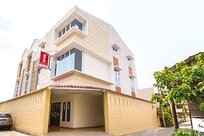 Super OYO 3316 Adam Malik Guesthouse Near Stasiun Medan