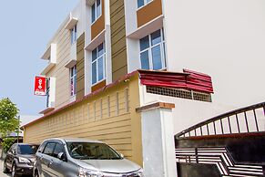 Super OYO 3316 Adam Malik Guesthouse Near Stasiun Medan