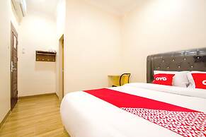 Super OYO 3316 Adam Malik Guesthouse Near Stasiun Medan