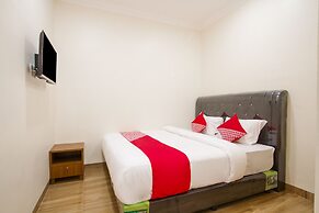 Super OYO 3316 Adam Malik Guesthouse Near Stasiun Medan