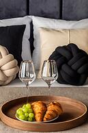 Luxury Apartment by Renters Prestige