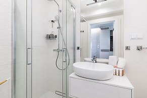 Luxury Apartment by Renters Prestige