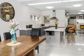 Canterbury Villa 7BRM for Big Group