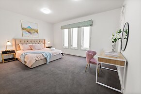 Canterbury Villa 7BRM for Big Group