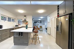 Canterbury Villa 7BRM for Big Group