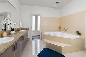 Canterbury Villa 7BRM for Big Group