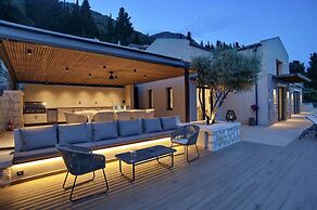 Villa Haris Smirties Villas