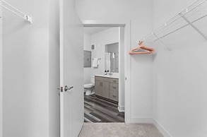 CozySuites at East Washington