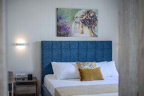 Alcmene Lux Apartment