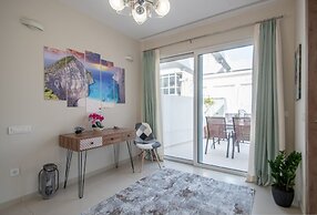 Alcmene Lux Apartment