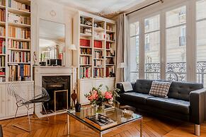 Paris Eiffel Tower Center residence