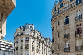 Paris Eiffel Tower Center residence