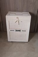 Ariadni s Athenian Apartment