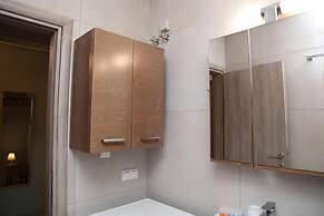 Ariadni s Athenian Apartment