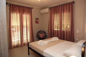 Ariadni s Athenian Apartment