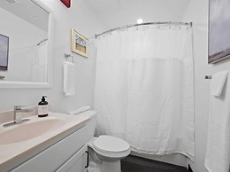 CozySuites at First Avenue