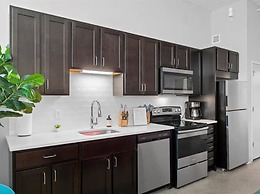 CozySuites at First Avenue