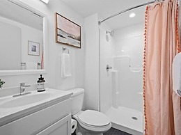 CozySuites at First Avenue