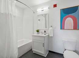 CozySuites at First Avenue