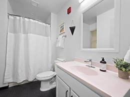 CozySuites at First Avenue