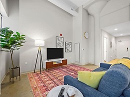 CozySuites at First Avenue