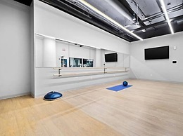 CozySuites at First Avenue