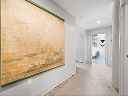 CozySuites at First Avenue