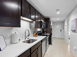 CozySuites at First Avenue